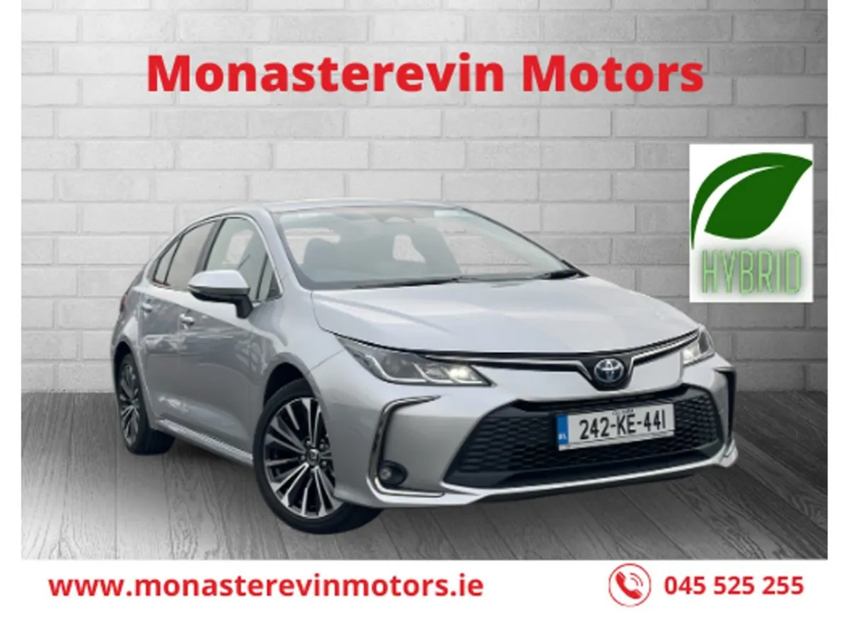Toyota Corolla Saloon Luna Sport - Apple Carplay - Image 1