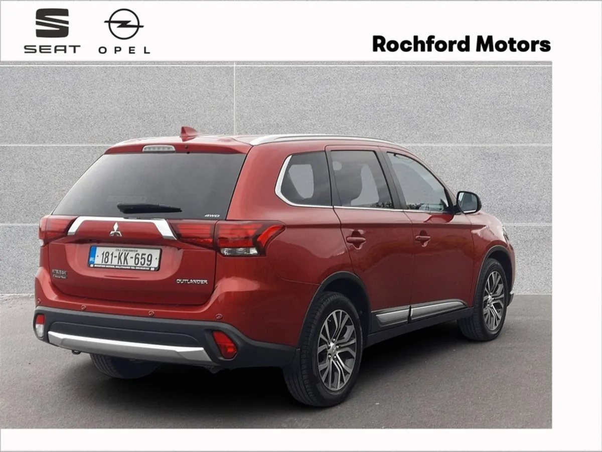 Mitsubishi Outlander Instyle 4WD 6MT 7seat - Image 4