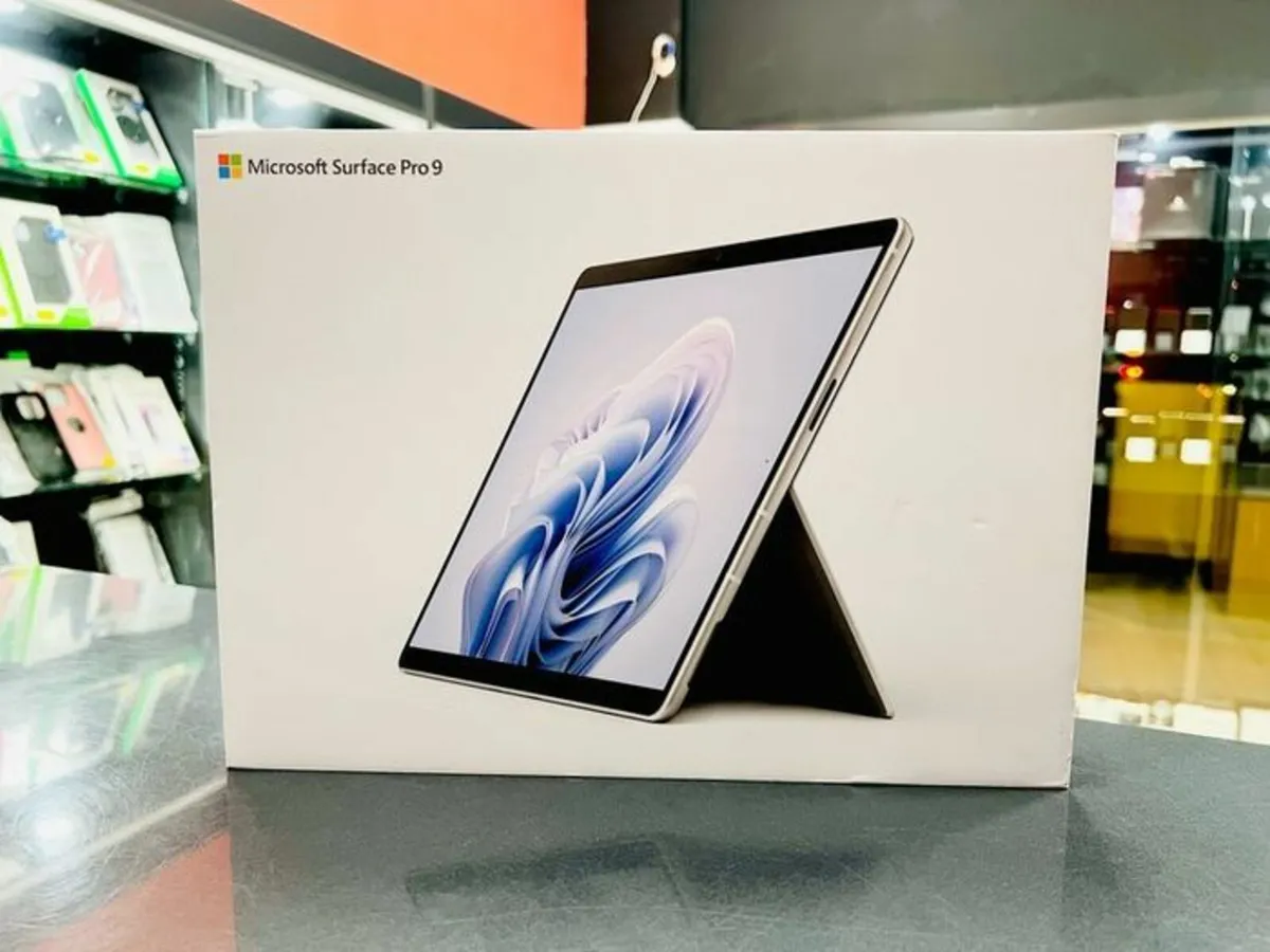Microsoft surface 9 pro + keyboard
