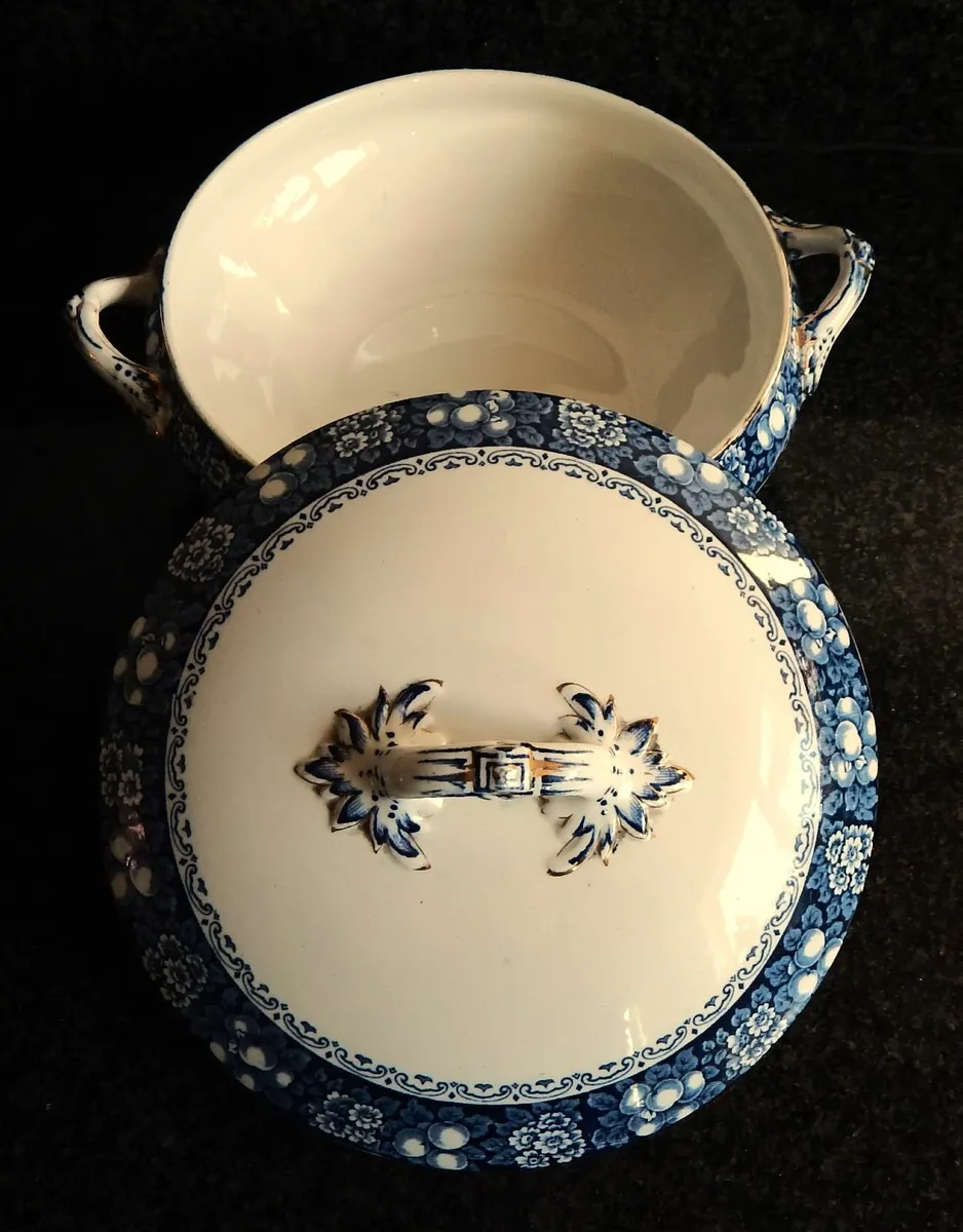 Collection of Rutland Platters, Plates and Tureen - Image 4