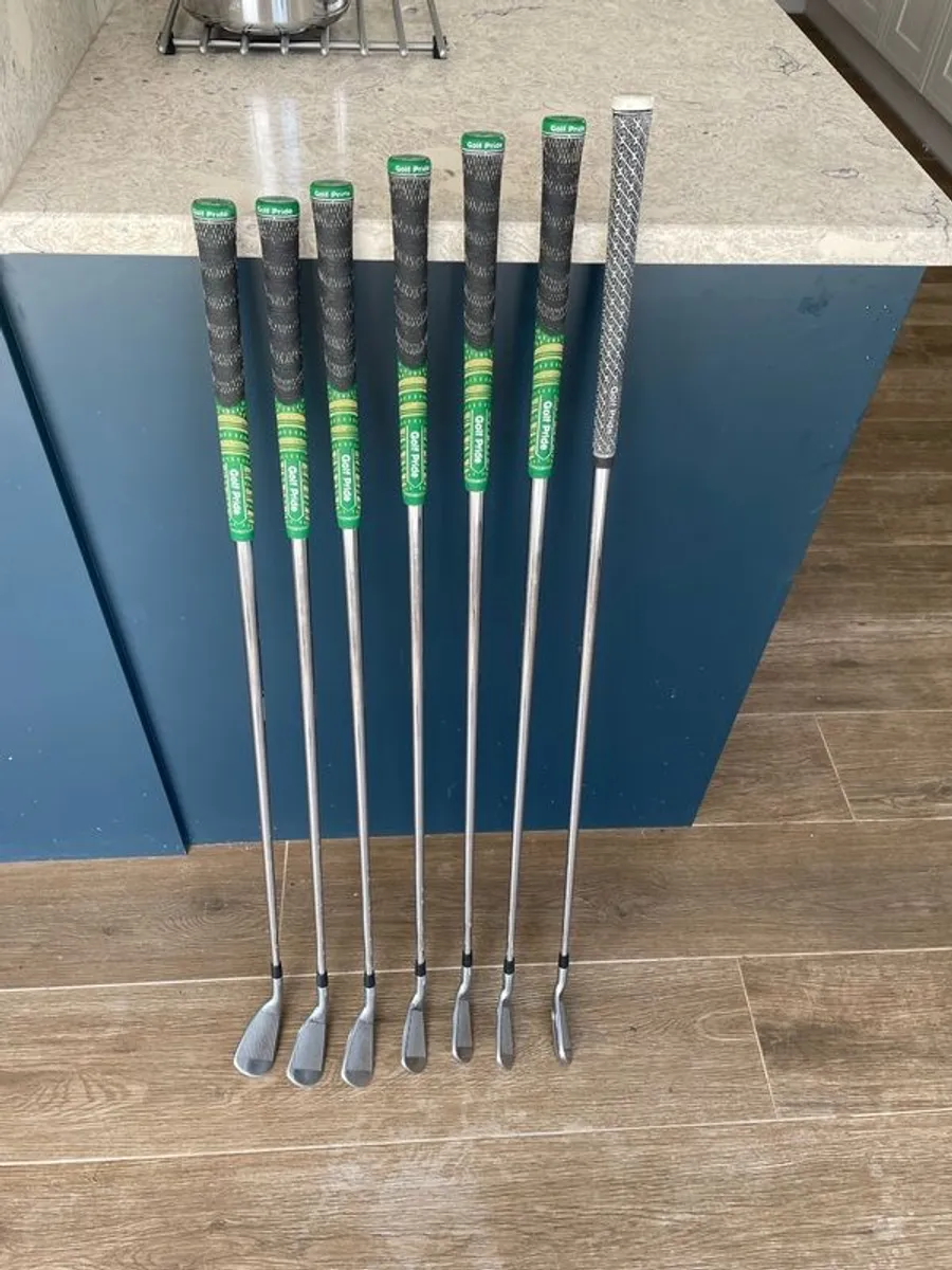 Titleist 716 cb irons - Image 4