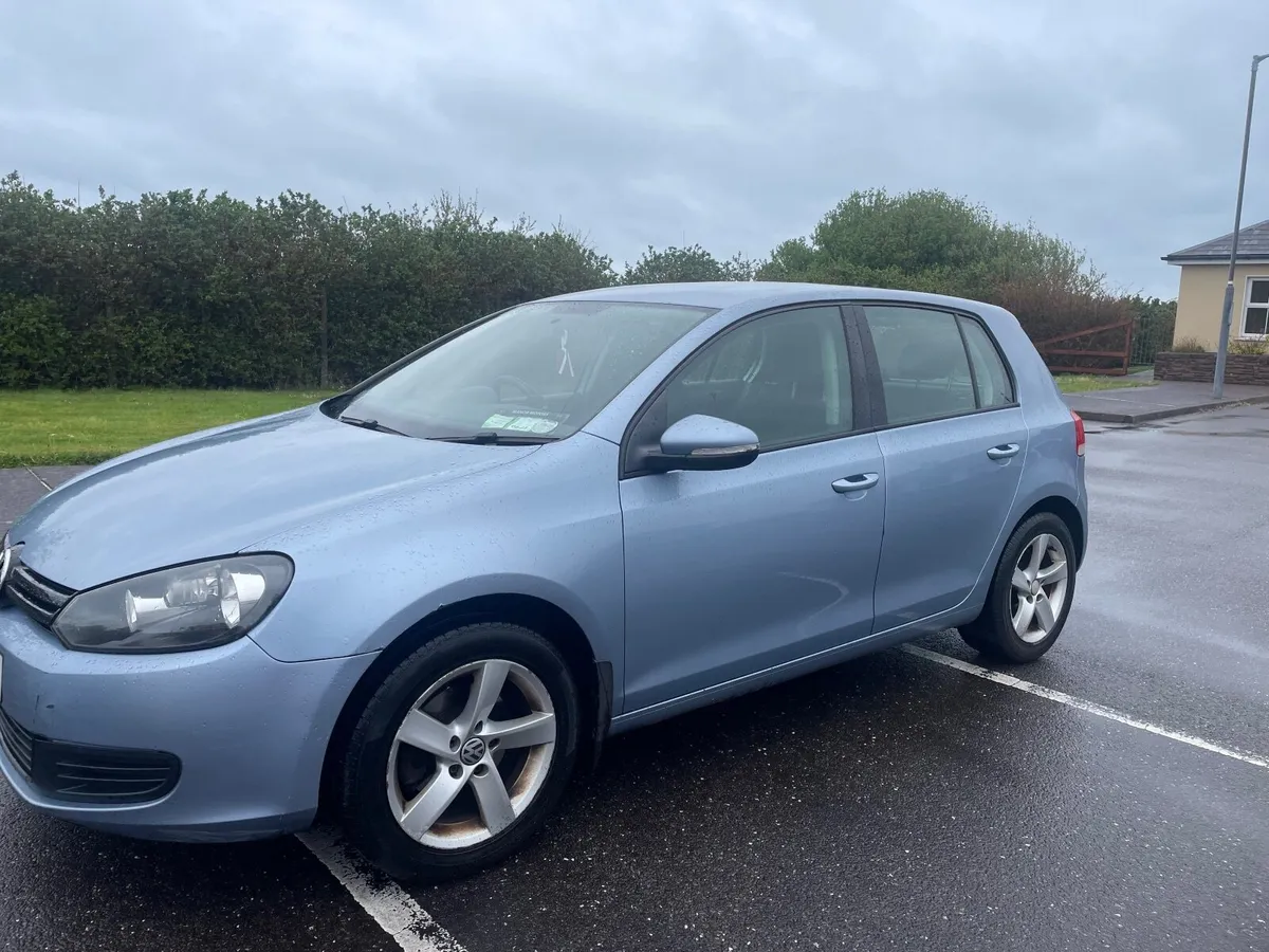 Volkswagen Golf 2010 - Image 2