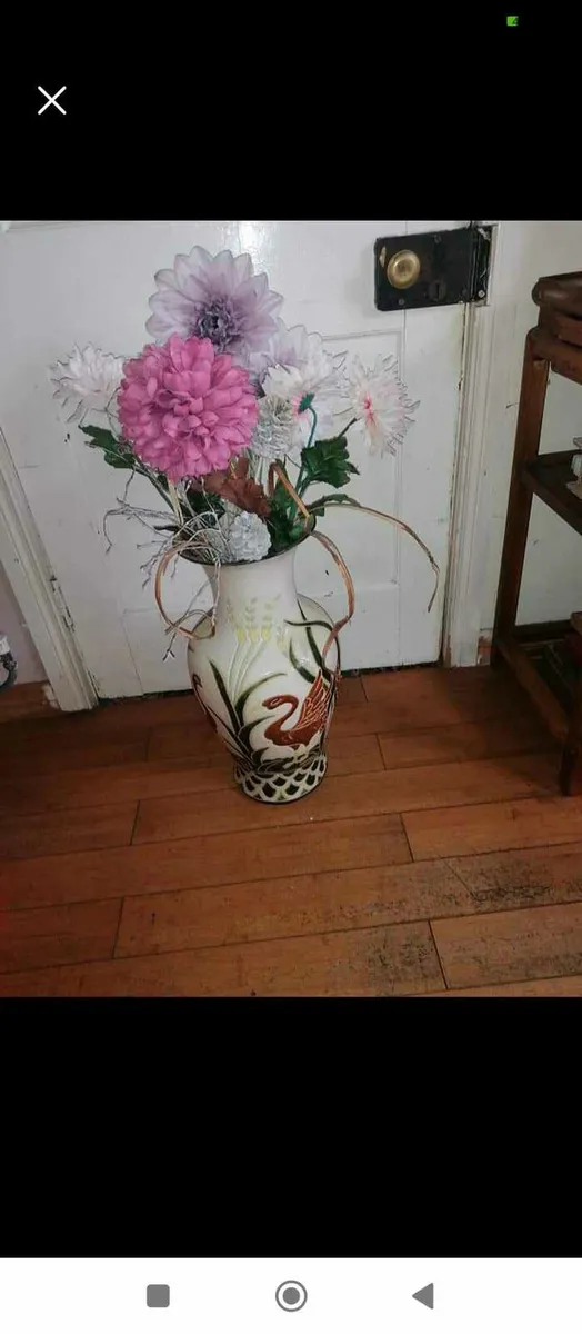Vase with flowers - Image 2