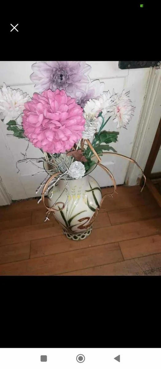 Vase with flowers - Image 3