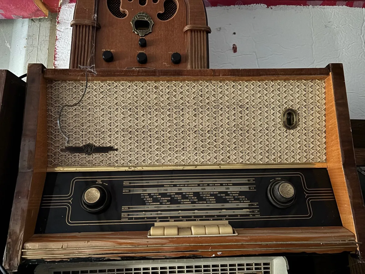 Valve radios - Image 3