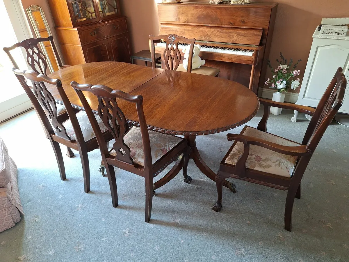Dining Room Table and Chairs - Image 1