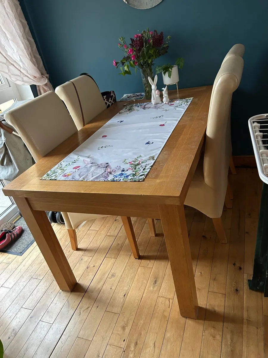 Kitchen table - Image 1