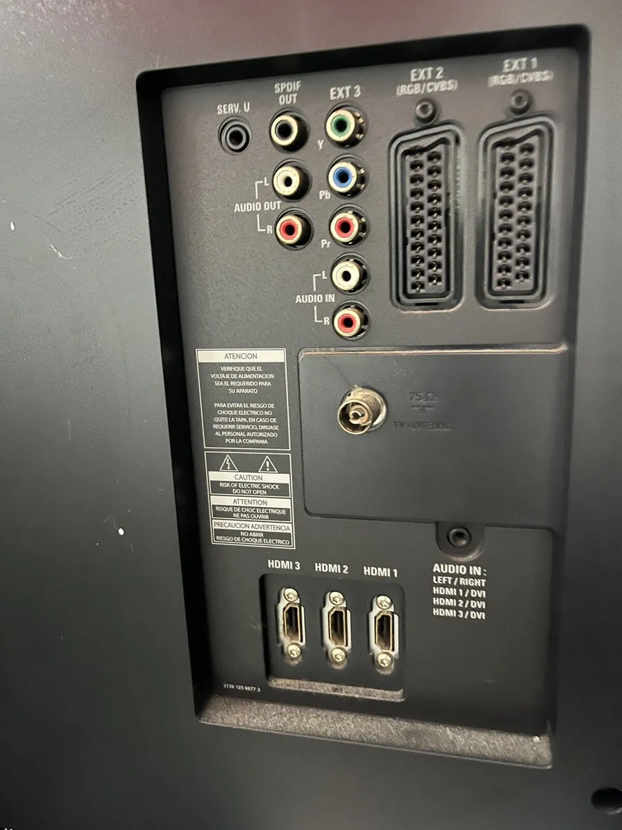 Philips TV and Apple TV Gen 3 - Image 3