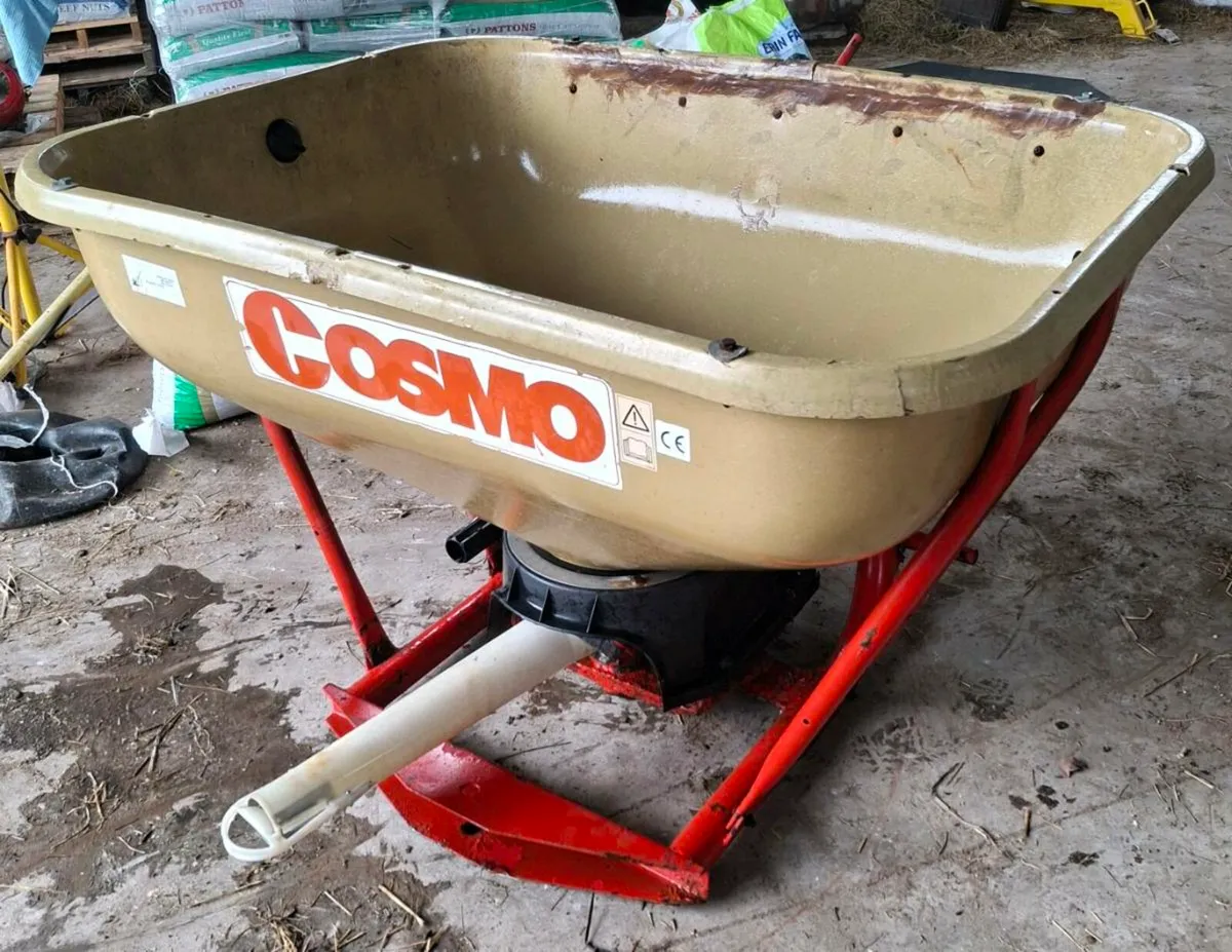 Fertiliser wagatil spreader - Image 1