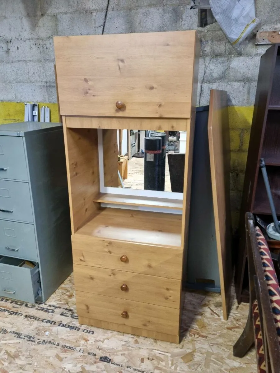 Bedroom unit 3 drawers one door