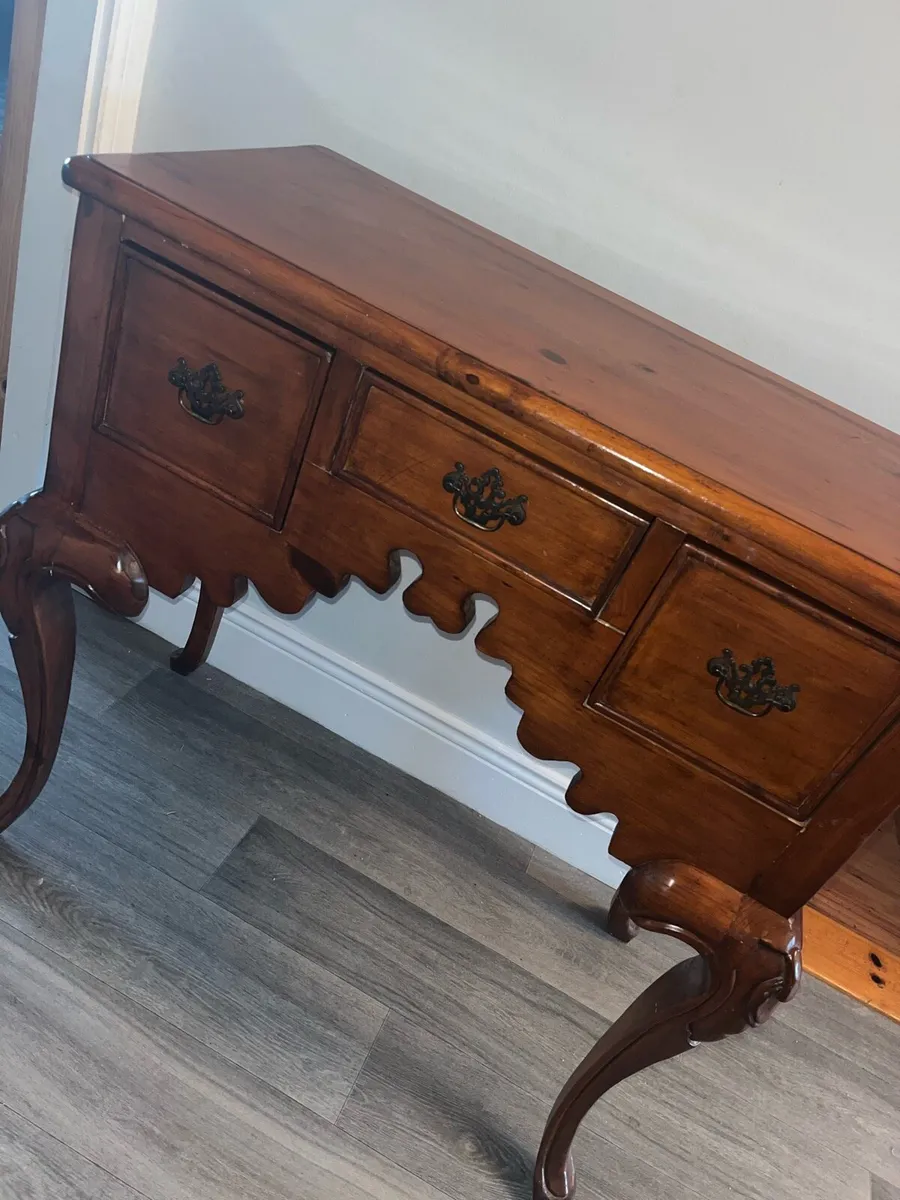 Antique Queen Anne Style Side Table - Image 1