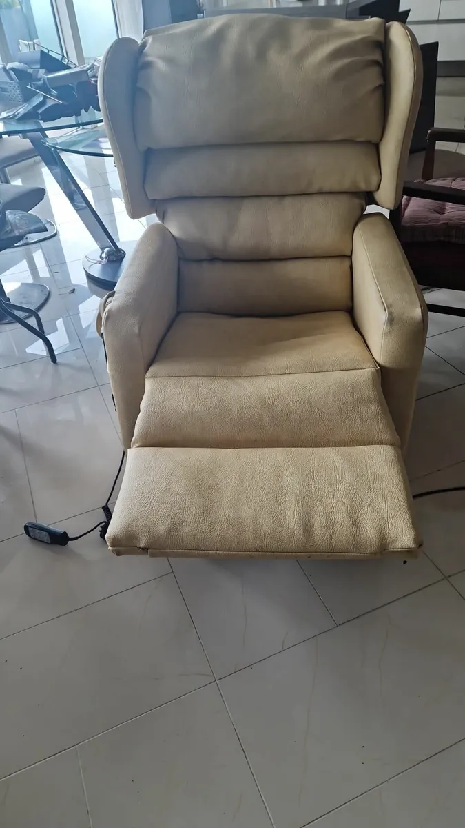 Rising reclining chair - Image 2