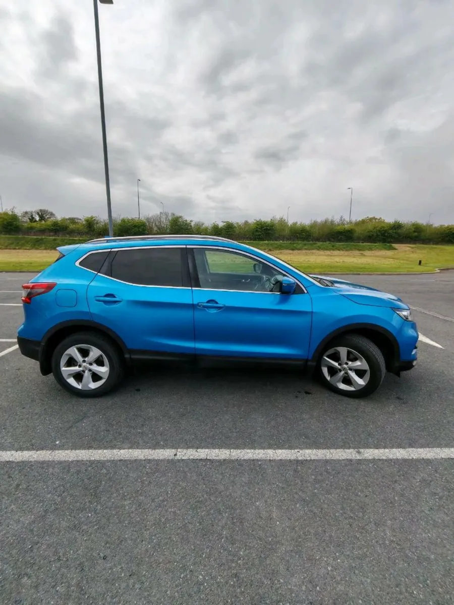 Car - Image 1