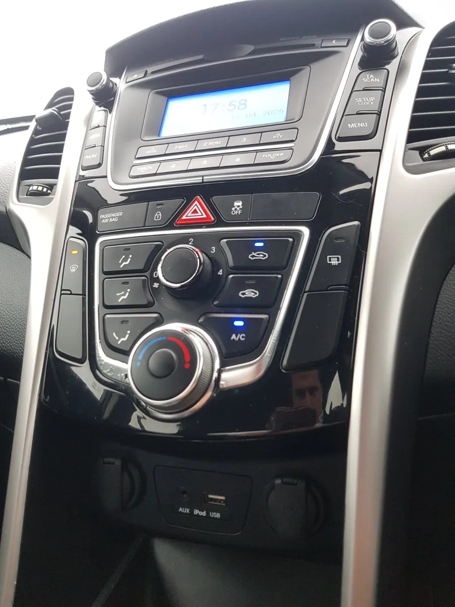 i30 2015 Amazing condition Fresh NCT Automatic 1.6 - Image 4