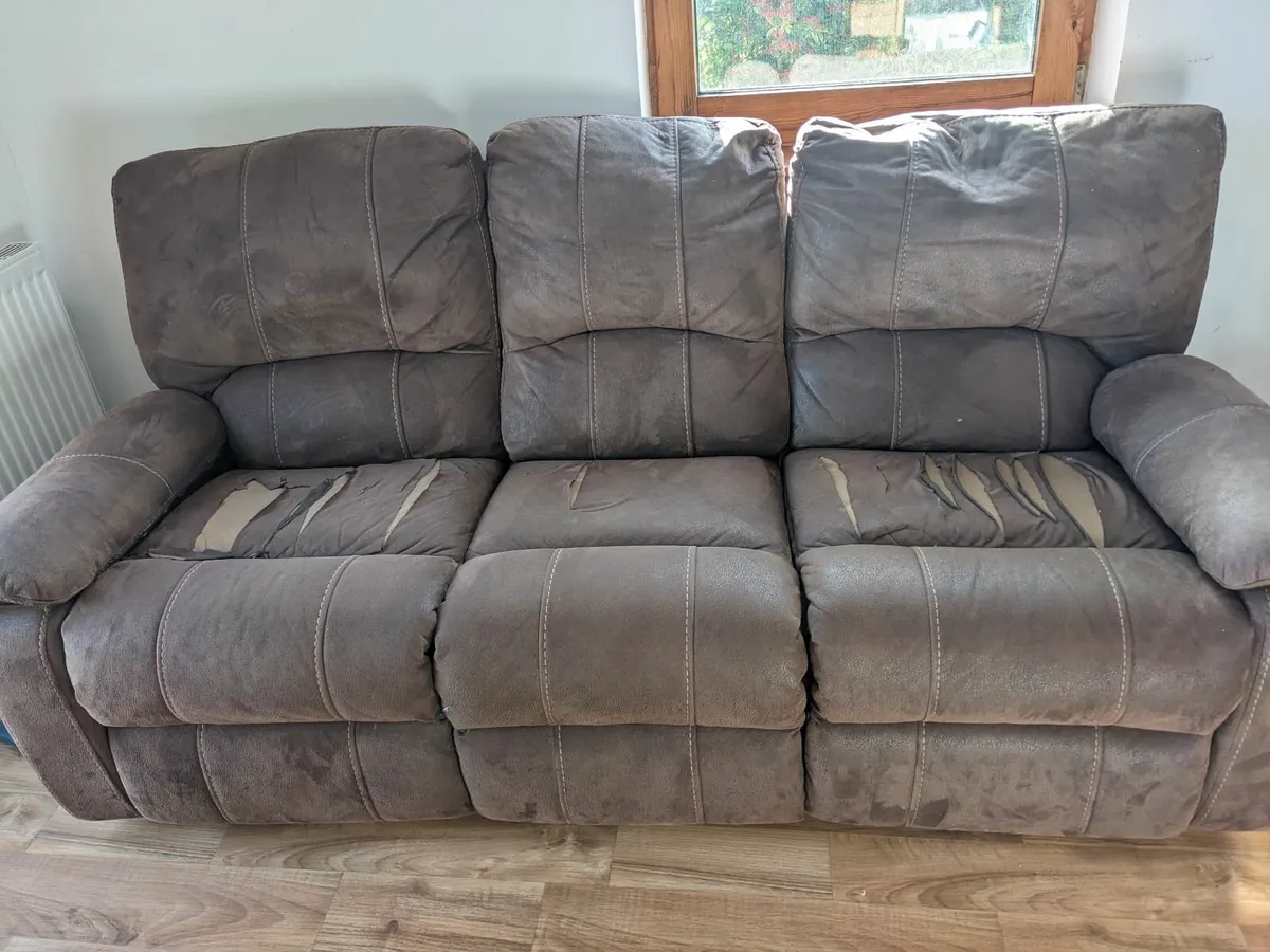 Free Recliner couch - Image 2