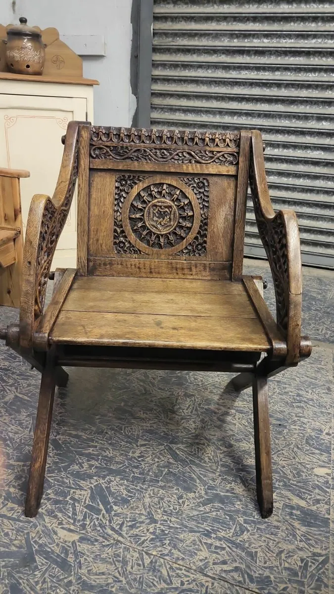 19th century carved oak Glastonbury chair - Image 1