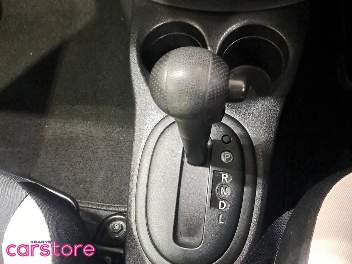 Nissan NOTE 1.2 Auto 5DR - Image 4