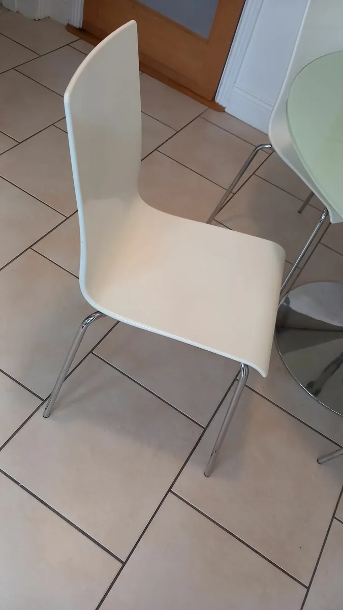 Table & Chairs - Image 2