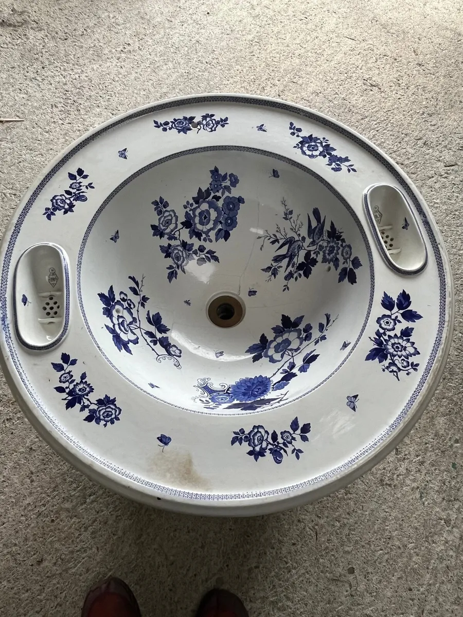 Old sink - Image 1
