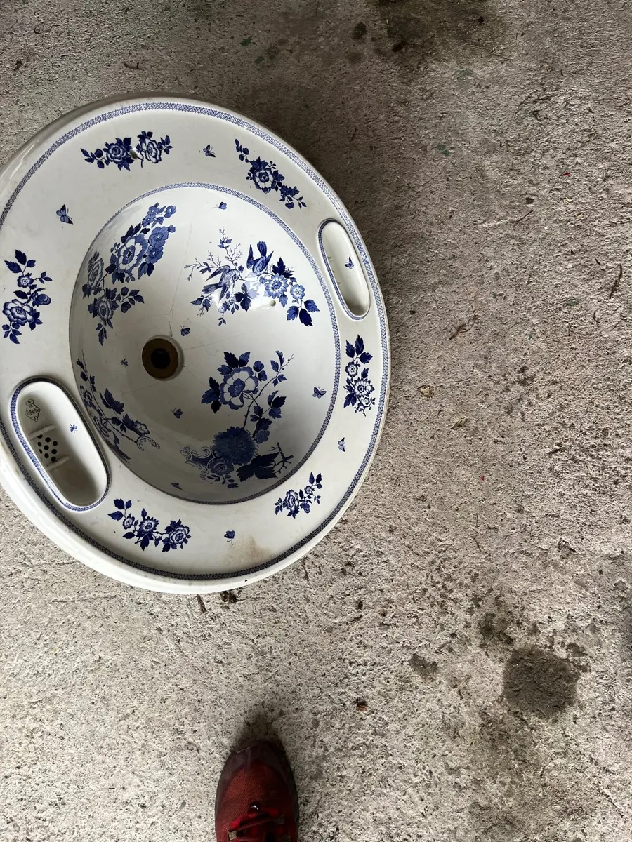 Old sink - Image 2