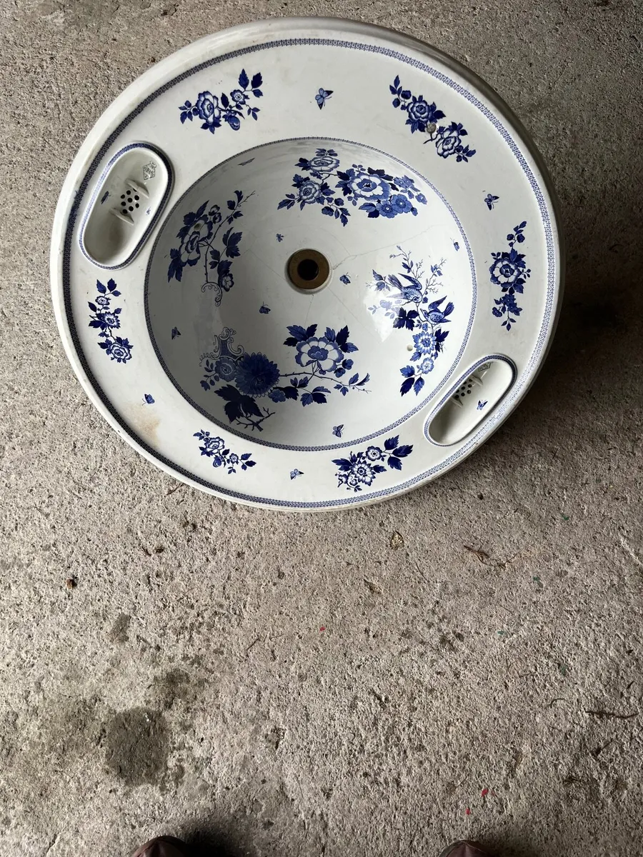 Old sink - Image 3