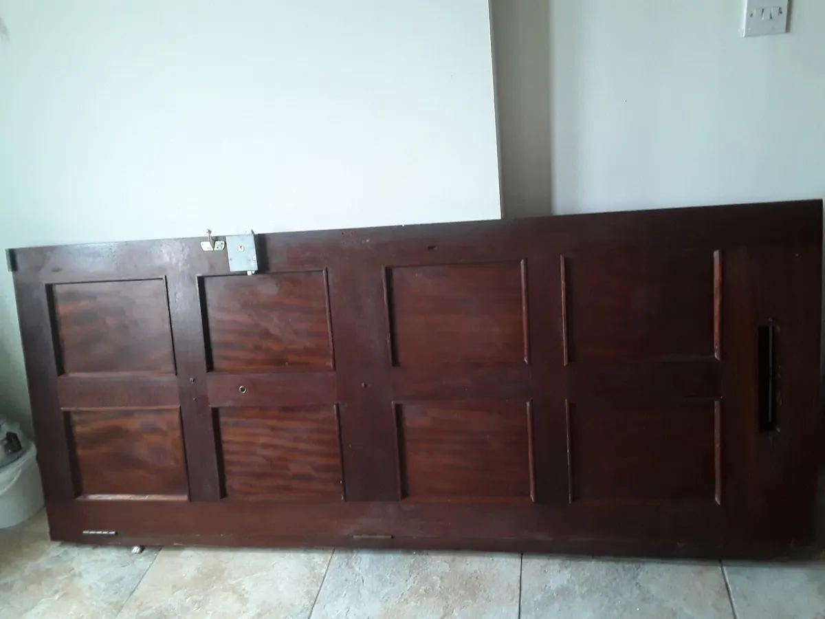 Extremely heavy exterior door with accessories - Image 4