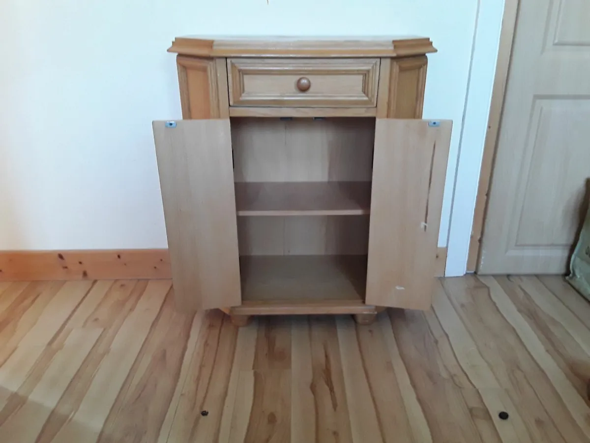 Pine unit good condition plenty of storage - Image 4