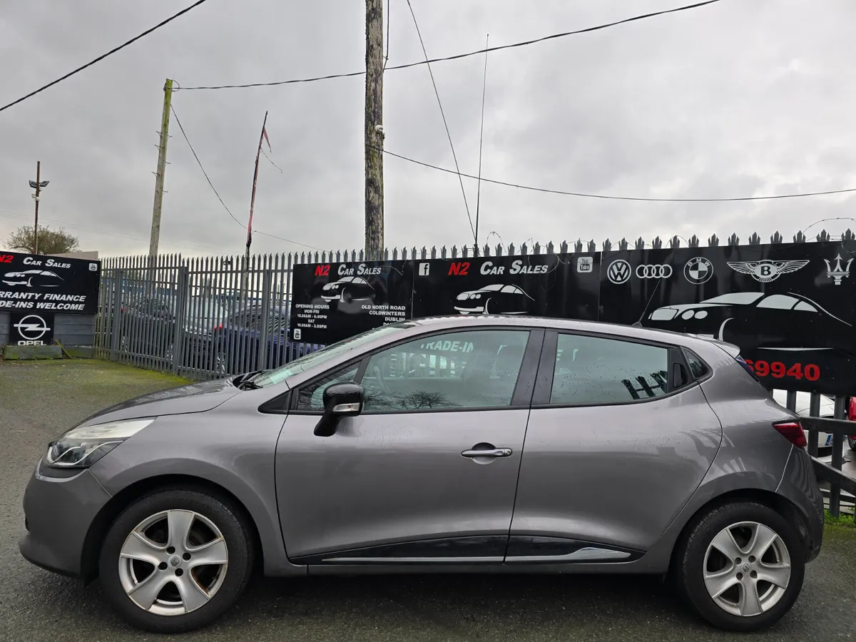 152 Renault Clio 1.1 Petrol, LOW MILES, NEW NCT - Image 4
