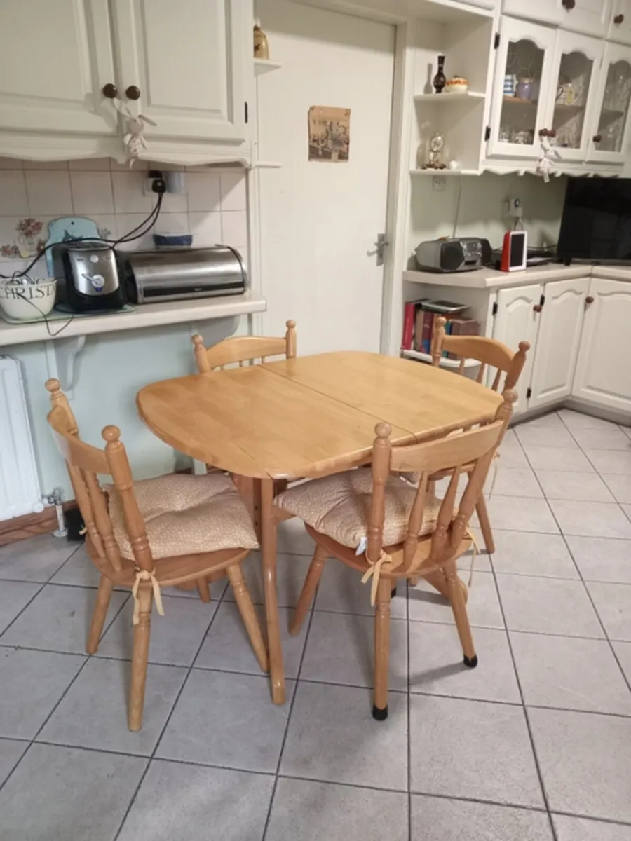 Kitchen Table Extendable & Chairs - Image 2