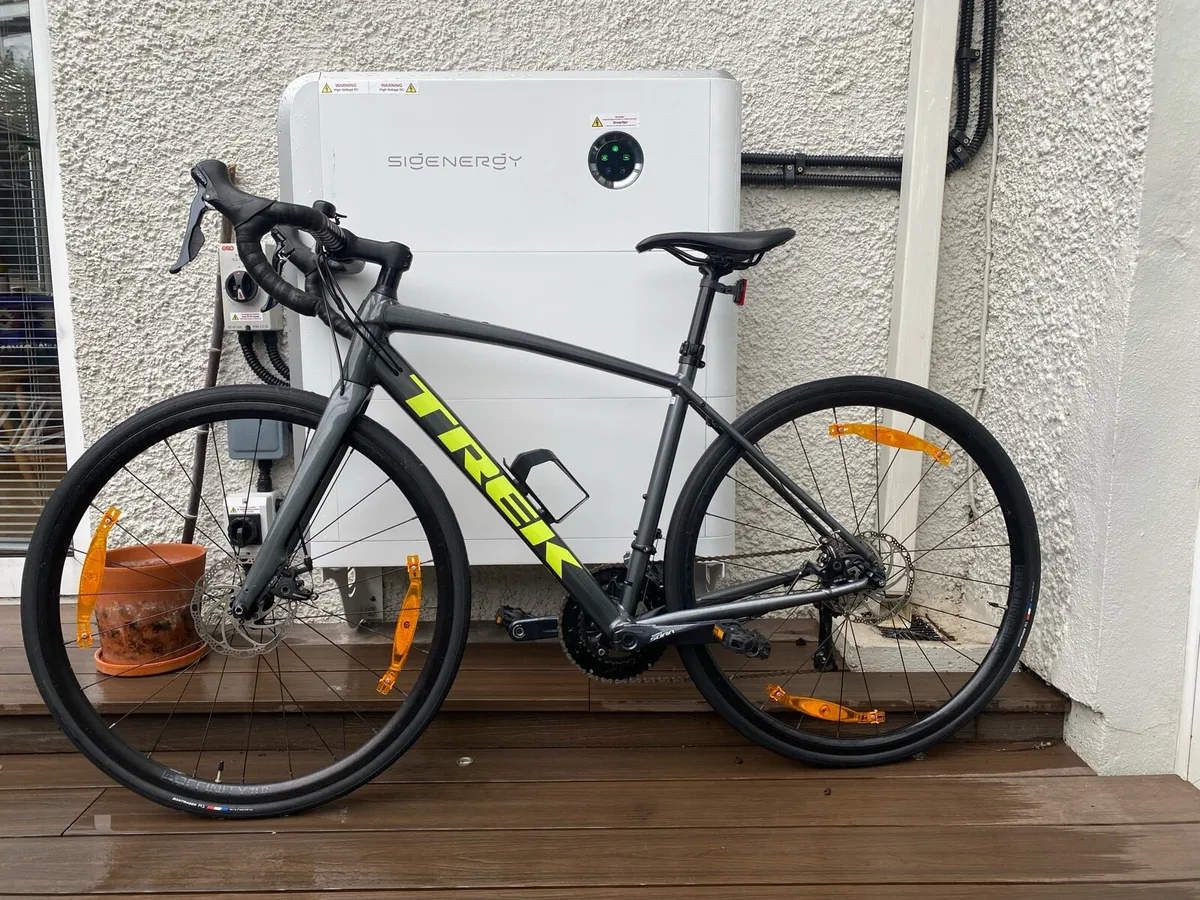 Trek Domane AL3 Grey & Green - Image 2