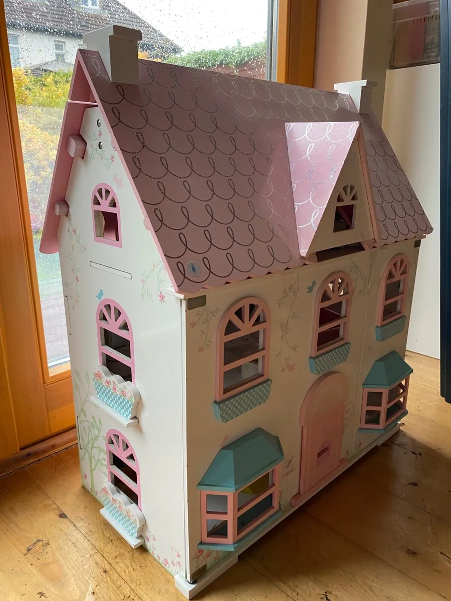 Dolls house - Image 1