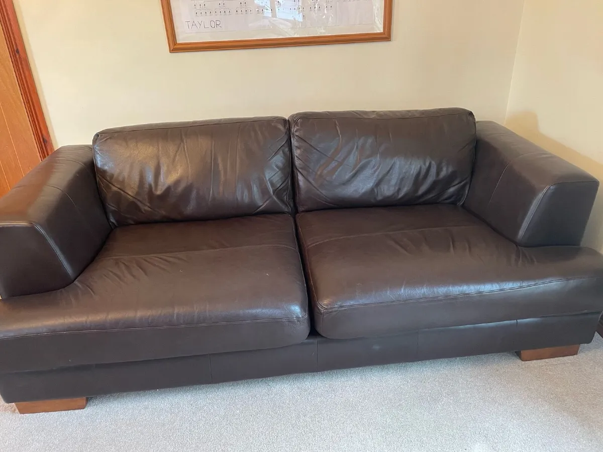 M&S Leather Suite 3, 2 & 1 - Image 2