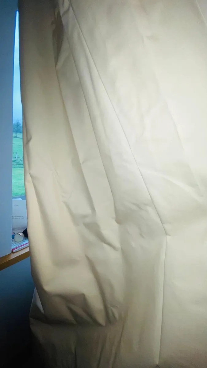 Curtains - Image 3