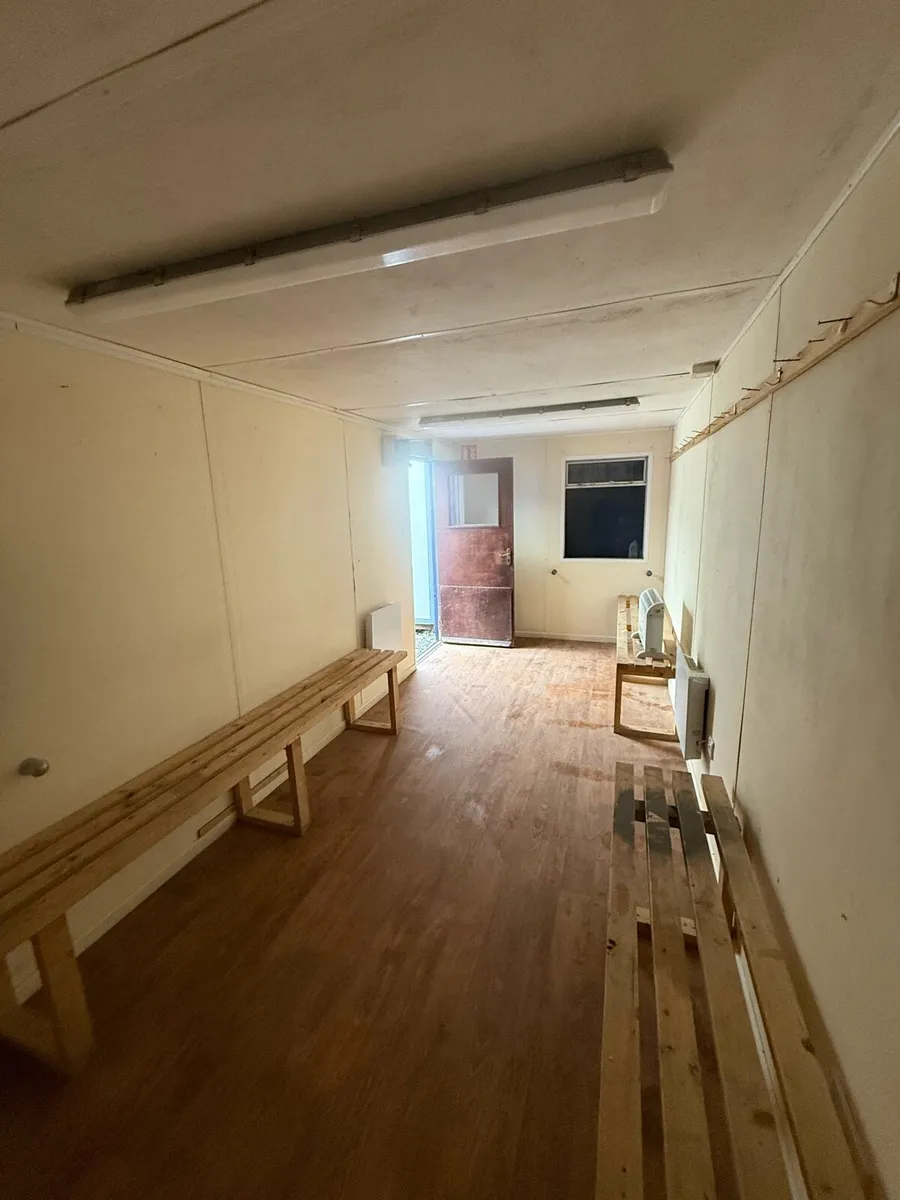 Office / drying room/ changing room/ dressing room - Image 2