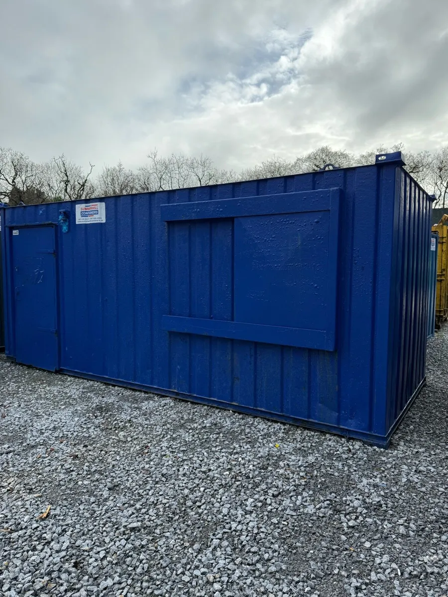 Office / drying room/ changing room/ dressing room - Image 4