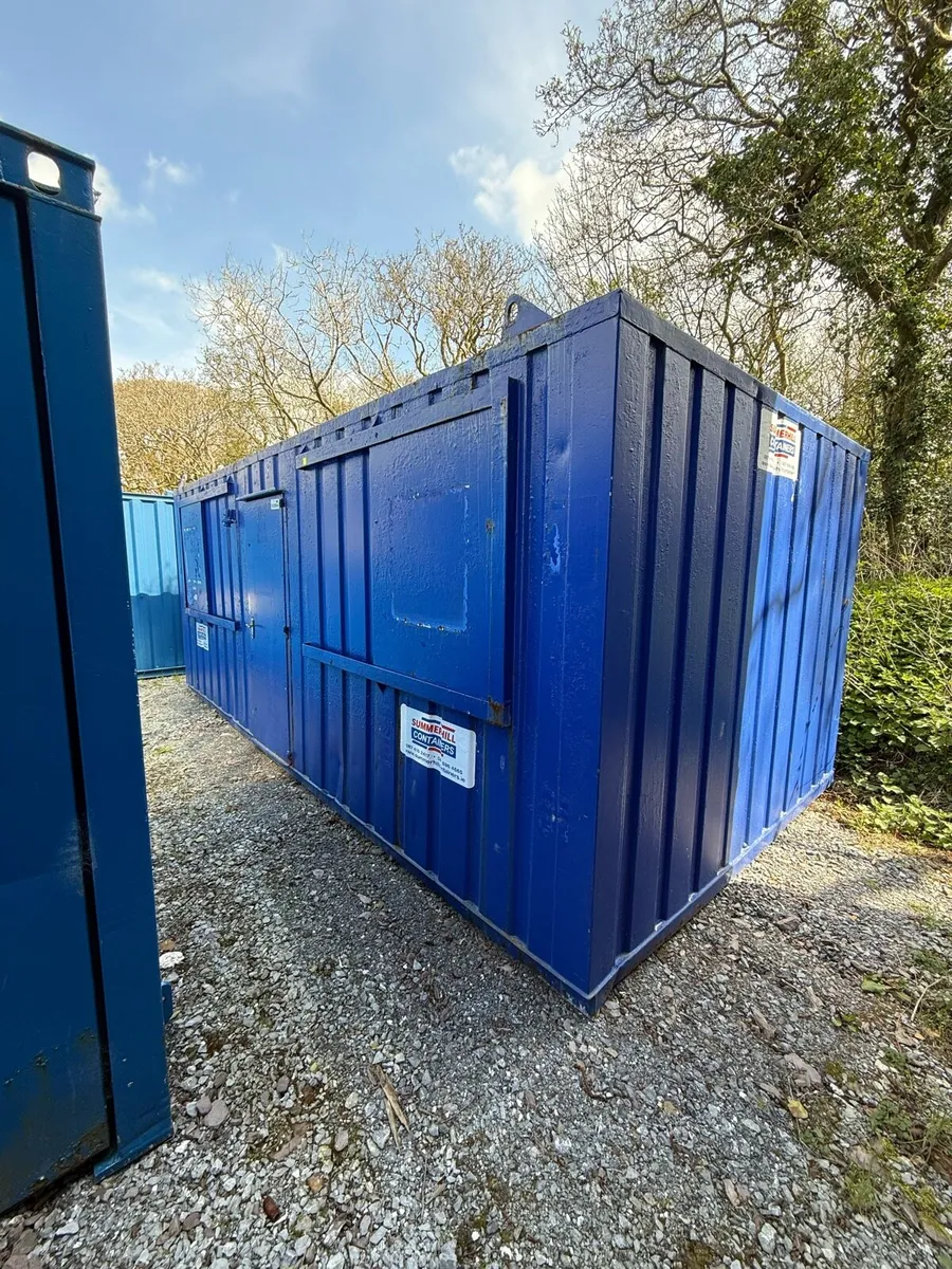 Office / drying room/ changing room/ dressing room - Image 1