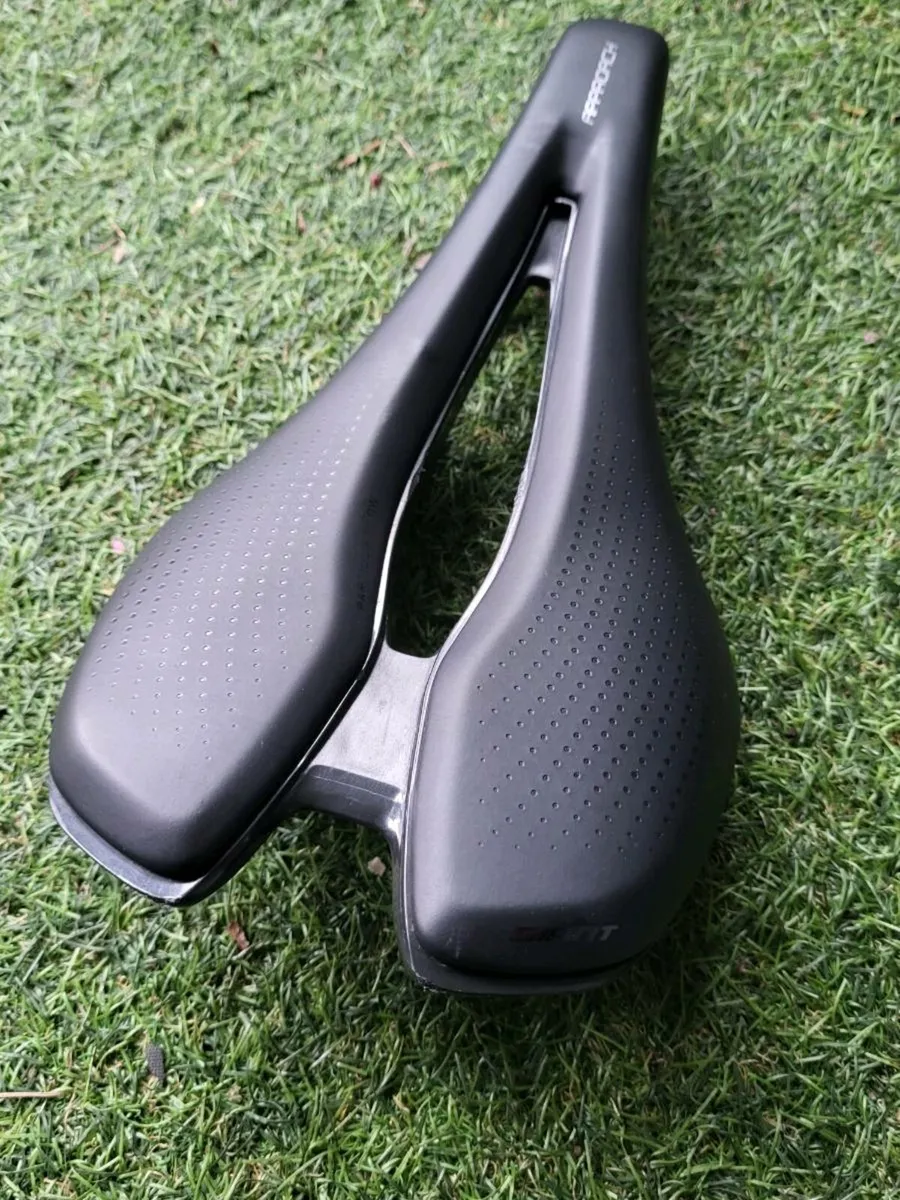 Approach saddle - Image 2