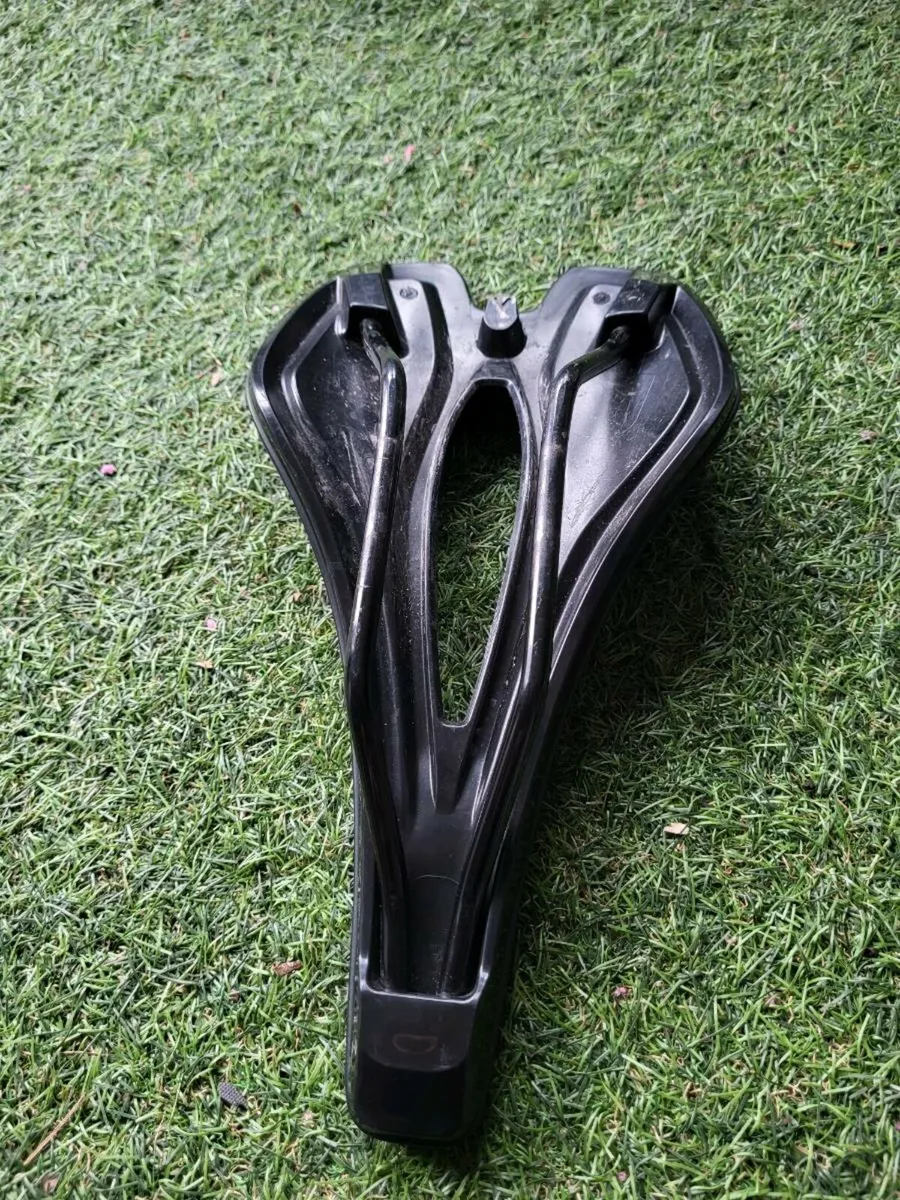 Approach saddle - Image 3