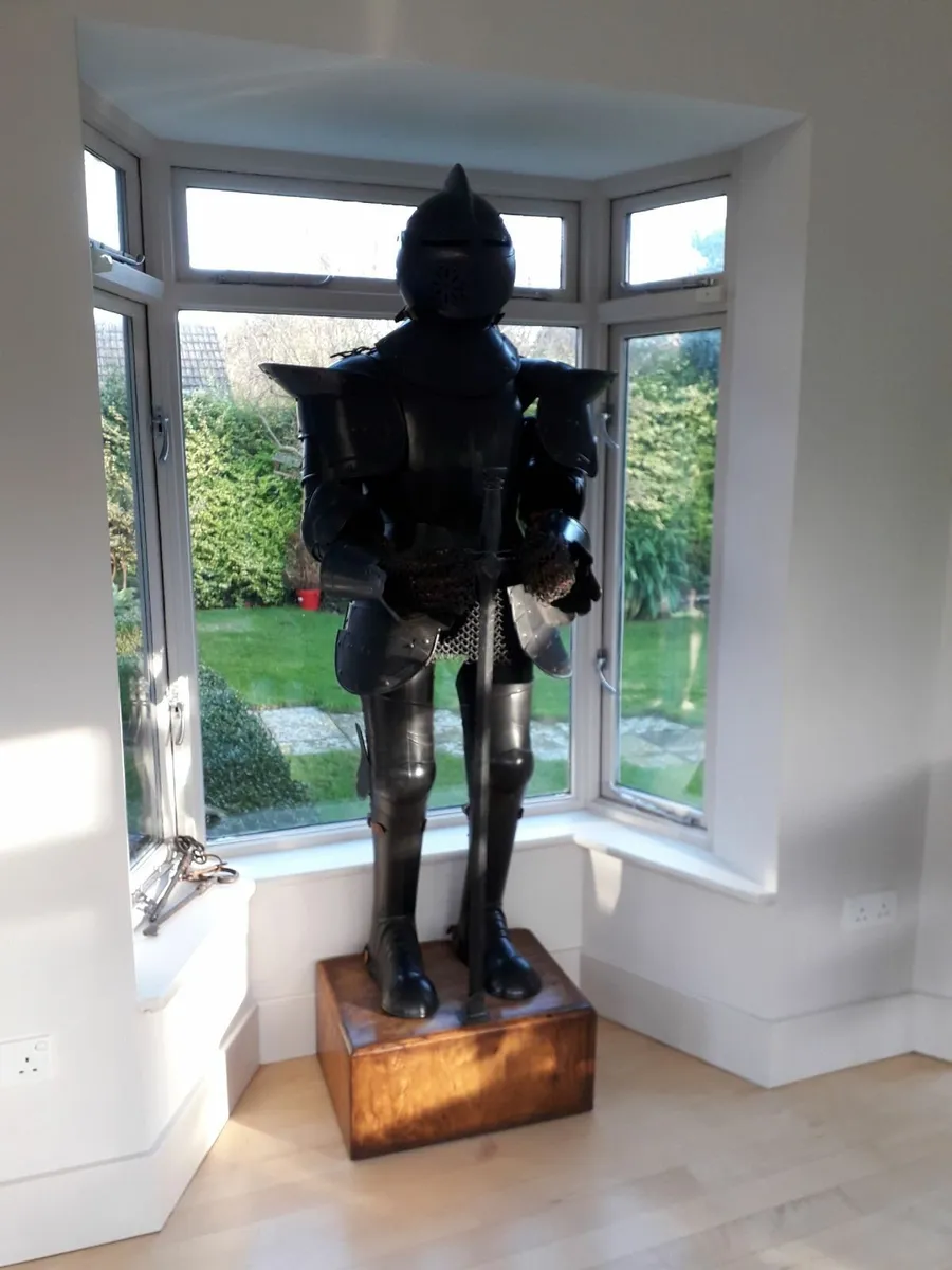 GLADIATOR / MEDIEVAL KNIGHT / SUIT OF ARMOUR - Image 2