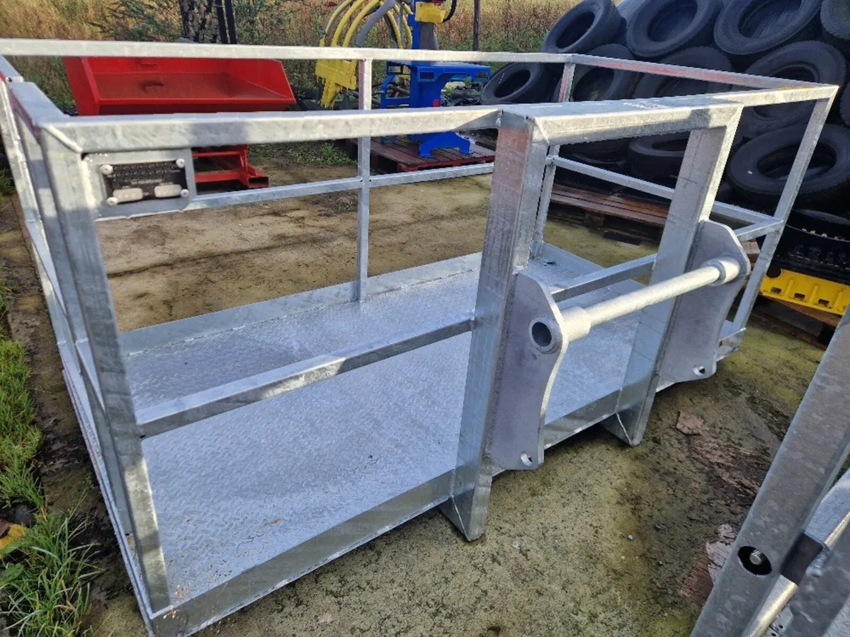 8x4 Man Baskets with Brackets on Long Side Only - Image 3