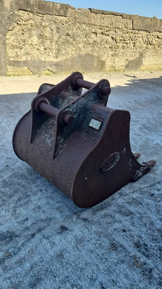 Digger Buckets – 6ft, 3ft & 18" - Image 2
