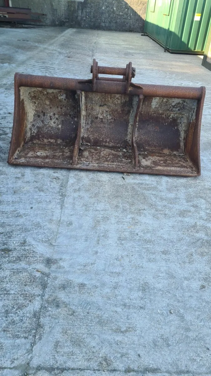 Digger Buckets – 6ft - Image 1