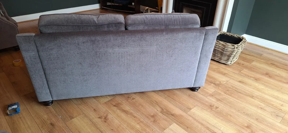 Couch 3 seater and 1 seater - Image 3