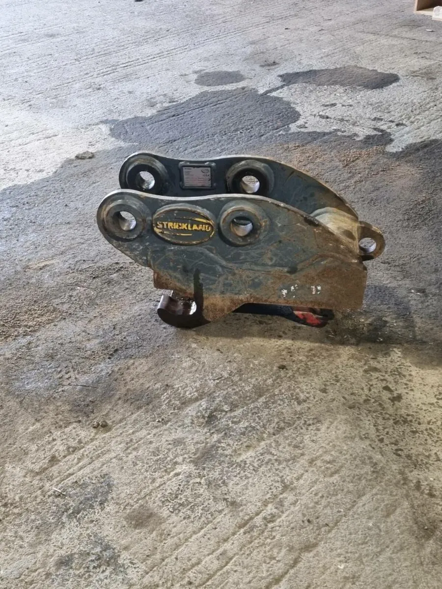 Strickland Hydraulic quick hitch 45mm pins - Image 1