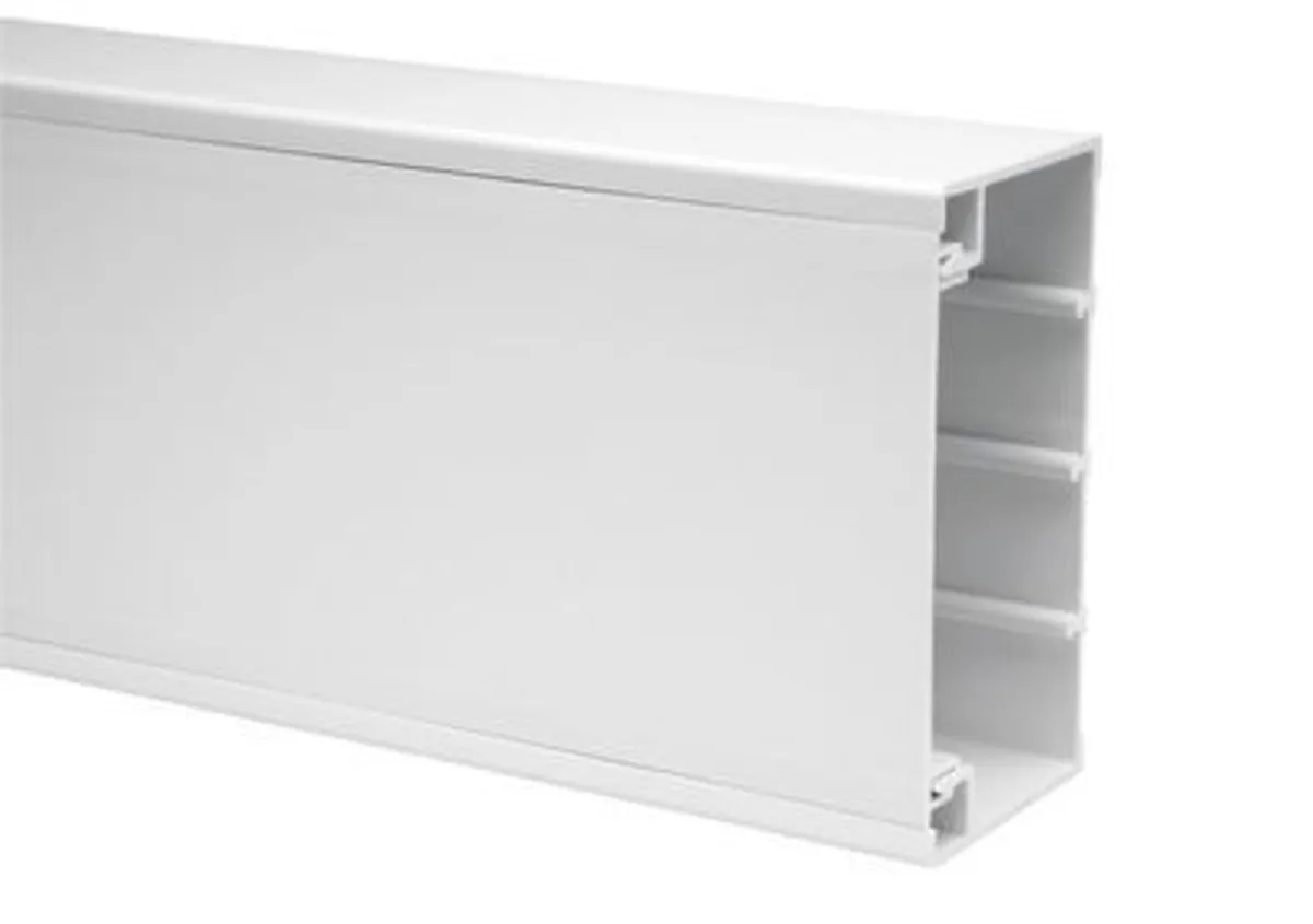 4 x 2 Inch PVC Trunking 3 Meter Length 100 mm x 50 mm white Trunking