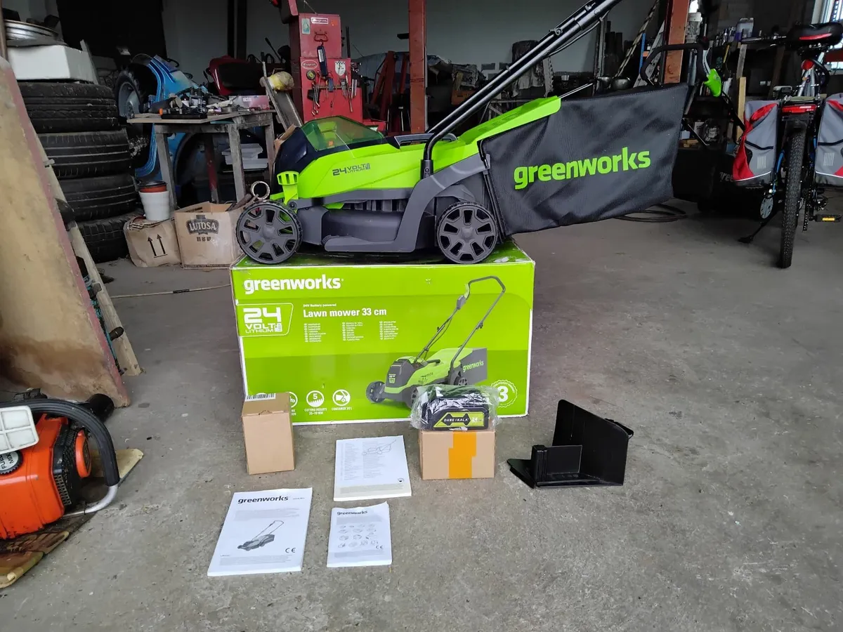 Greenworks 24v Battery Lawnmower - Image 1