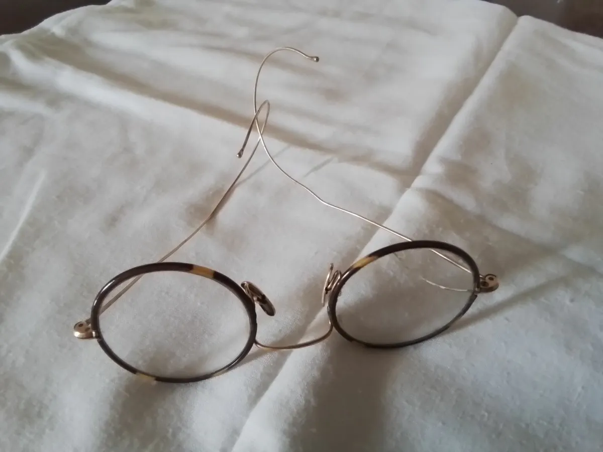 Antique reading glasses - Image 1