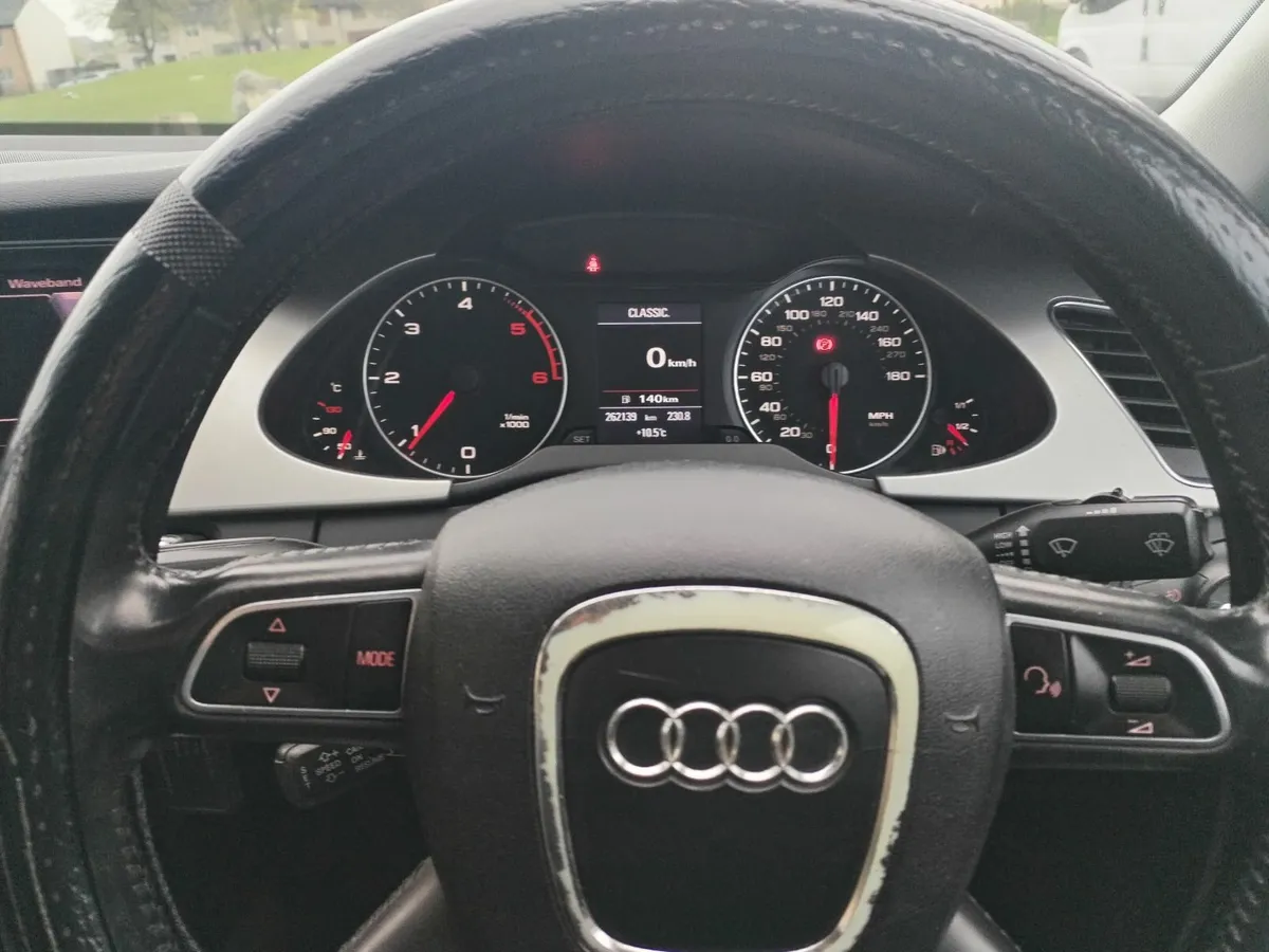 Audi A4 2011 - Image 2