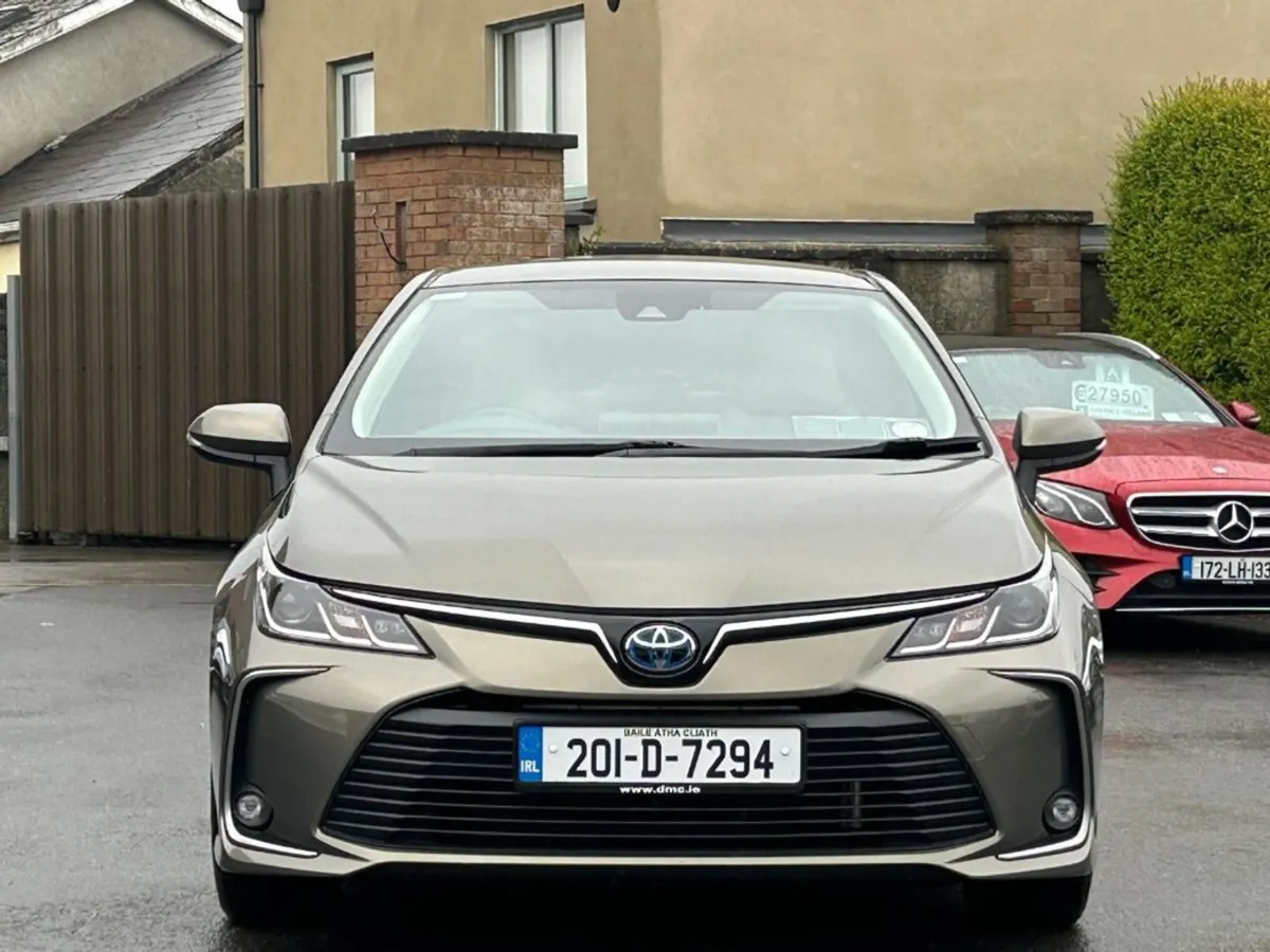 Toyota Corolla Hybrid Luna Sport Saloon  low Kms - Image 2