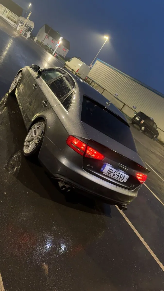 Audi A4 2015 - Image 2